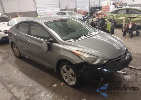 2013 Hyundai Elantra Gls z USA, uszkodzony, nr VIN KMHDH4AE4DU935933
